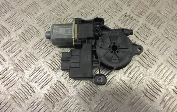 Seat Leon IV Rear door window regulator motor 0130822699 E850202013