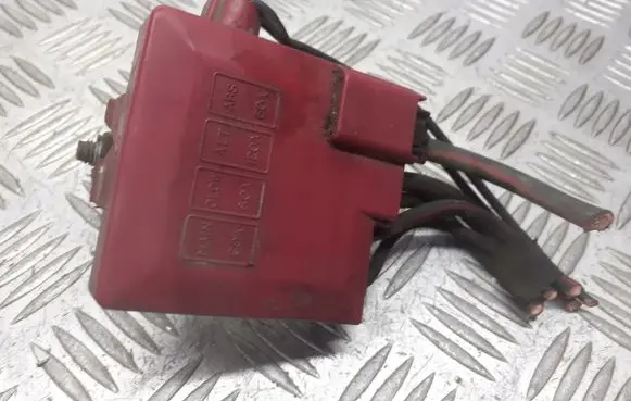 Toyota Yaris Positive cable (battery) 