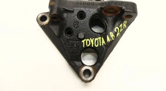 Toyota Prius (XW50) Engine mounting bracket 37060KAMABA