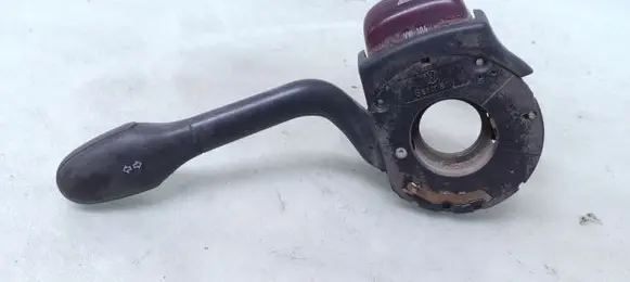 Volkswagen PASSAT B4 Indicator stalk QC88S97