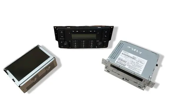 Land Rover Freelander 2 - LR2 Radio/CD/DVD/GPS head unit 6H5210E889AD 7G9N18C815TA