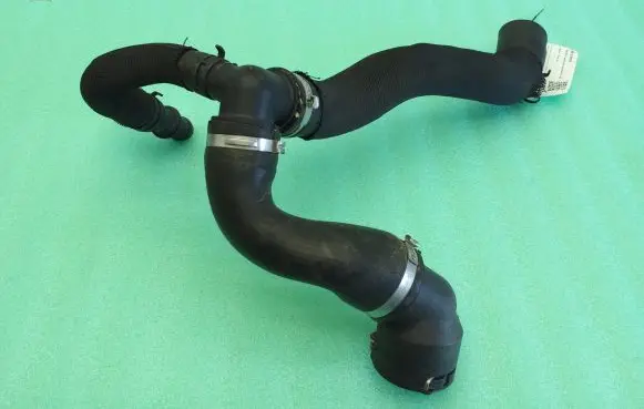 Jaguar F-Pace Engine coolant pipe/hose 1321192A 1321191A