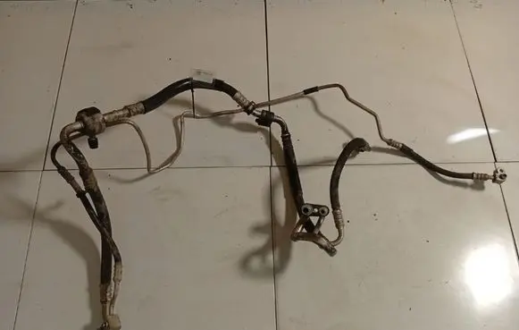 Opel Zafira A Air conditioning (A/C) pipe/hose 