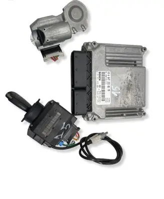 Mercedes-Benz E W211 Engine ECU kit and lock set A6471530579 0281011072