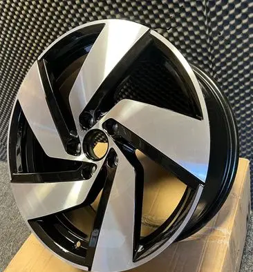 Volkswagen Golf VIII R18 alloy rim 5H0601025H