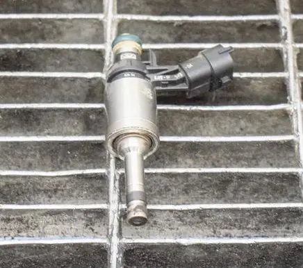 Ford Mustang VI Fuel injector 0261500194 EJ7E9F593DA