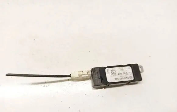 Volkswagen PASSAT B6 Antenna control unit 3C9035552