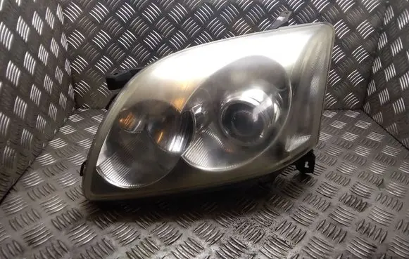 Toyota Avensis T250 Headlight/headlamp