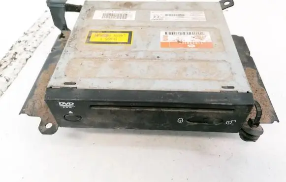 Land Rover Discovery 3 - LR3 CD/DVD changer 4621008672 462100-8672