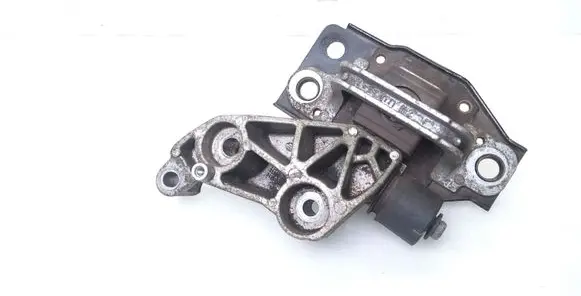 Nissan Qashqai Engine mount bracket F6036130A F6036100F