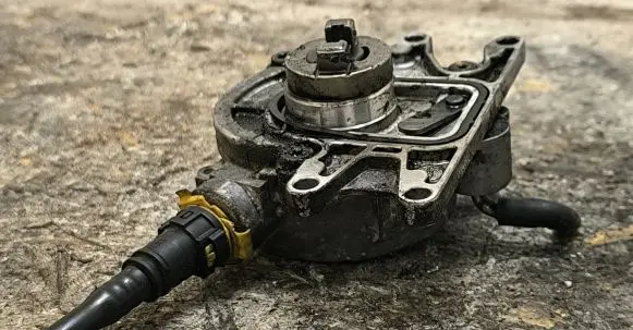 Opel Zafira A Vacuum pump