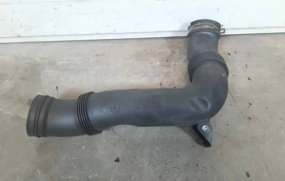 Audi A3 S3 8P Air intake hose/pipe 1K0129618AJ