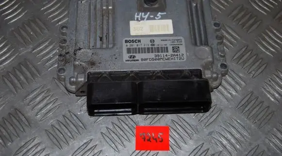 Hyundai i30 Engine control unit/module 0281017213 391142A412