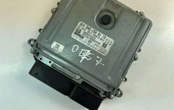 Mercedes-Benz Vito Viano W639 Engine control unit/module ECU A6461508172 0281015827