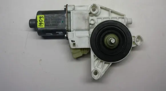 Mercedes-Benz ML W163 Front door window regulator motor A2518200842