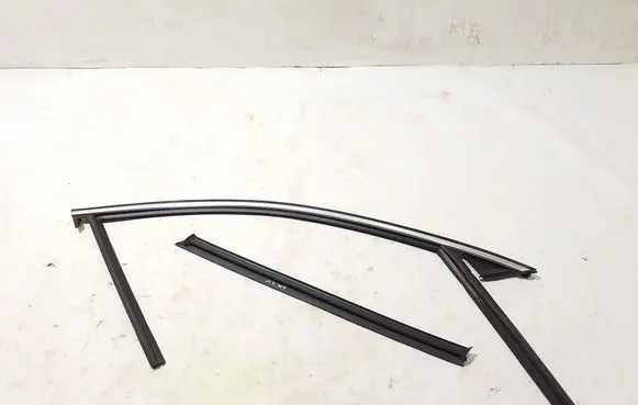 Volvo S90, V90 Front door rubber seal 31434994