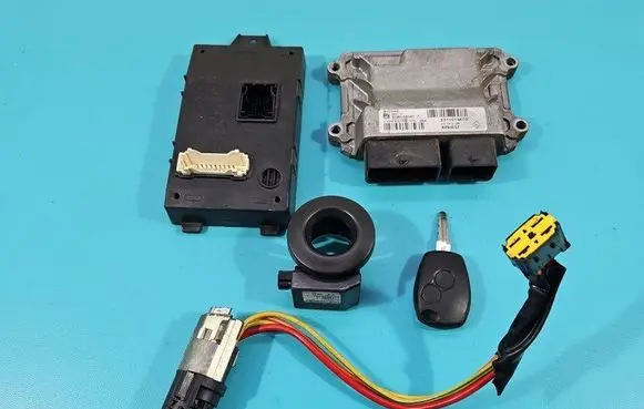 Dacia Sandero Engine control unit/module ECU S180105141A IMPRK1461550