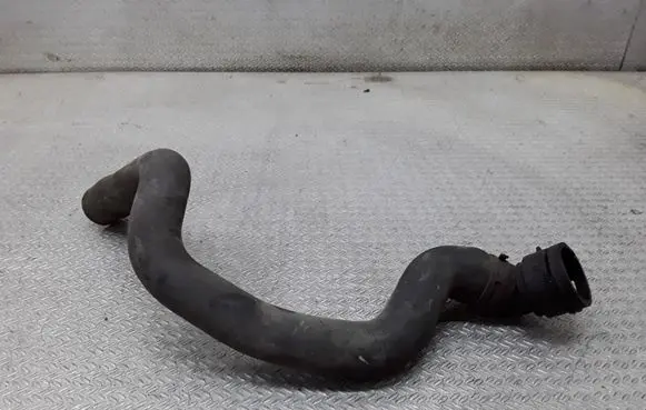 Volkswagen Touran I Engine coolant pipe/hose