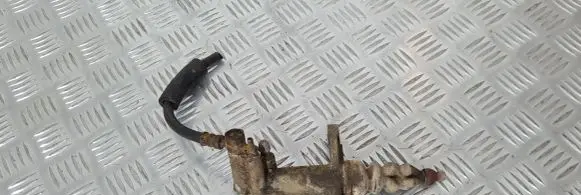 Isuzu D-Max Clutch slave cylinder 