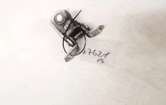 Nissan Cube Z12 Rear door lower hinge