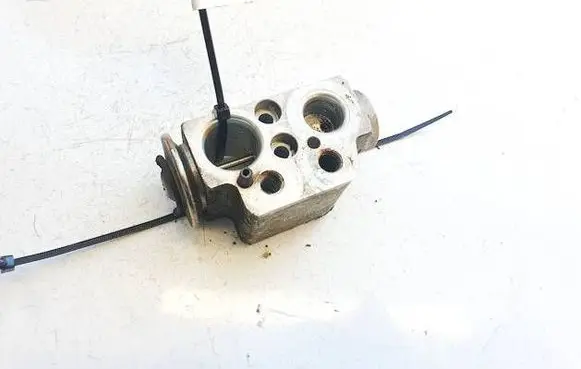 Audi Q7 4L Air conditioning (A/C) expansion valve 7L0820679B 52415754