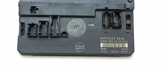Mercedes-Benz Vito Viano W639 SAM control unit 6399005400 A6399005400