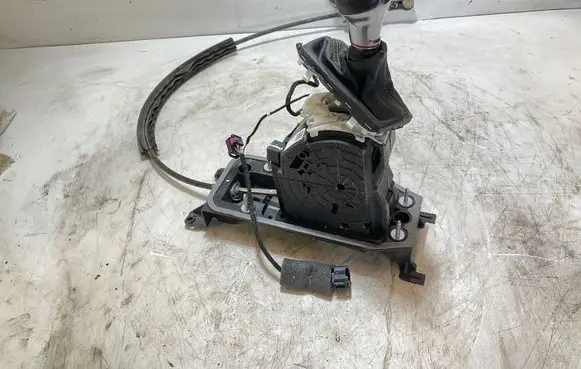 Audi A3 S3 8V Gear selector/shifter in gearbox 8V2713023AH 038209022AC