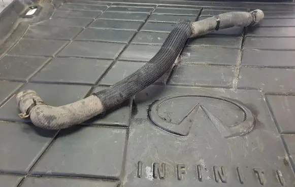 Mazda 5 Engine coolant pipe/hose