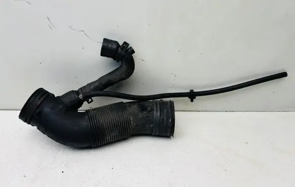 Skoda Octavia Mk1 (1U) Air intake hose/pipe 1J0129684