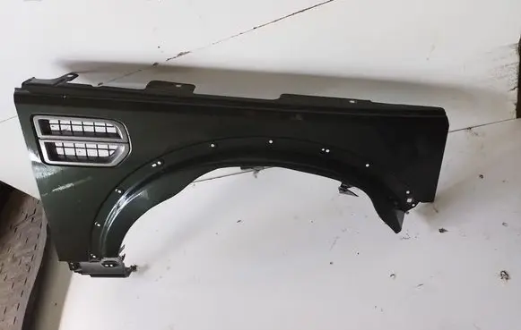 Land Rover Discovery 3 - LR3 Fender
