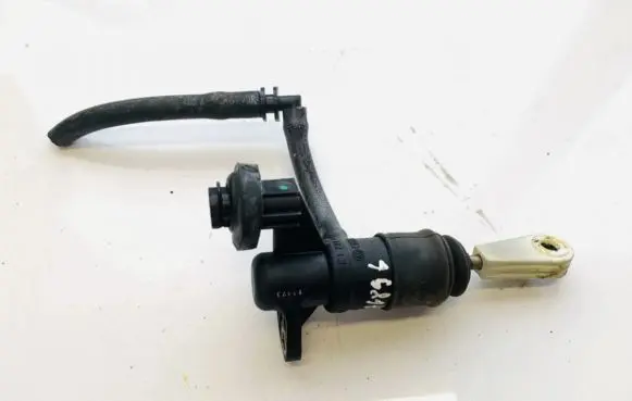 Audi A4 S4 B5 8D Clutch master cylinder 8e1721401 006236025000