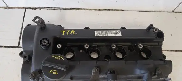 KIA Rio Rocker cam cover W88P