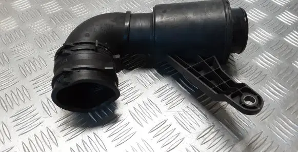 Intake resonator