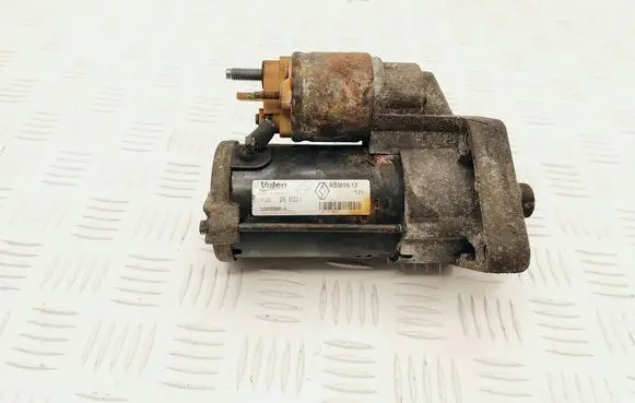Opel Vivaro Starter motor 233002889R