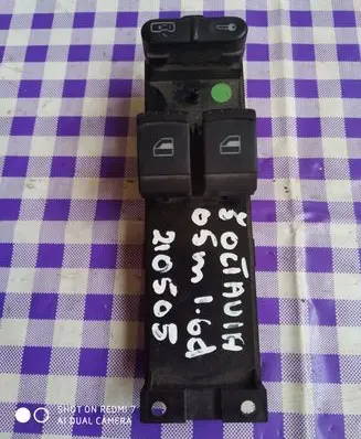 Skoda Octavia Mk1 (1U) Electric window control switch 03755120