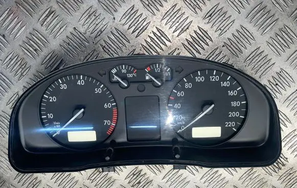 Volkswagen PASSAT B5 Speedometer (instrument cluster) 7H511029