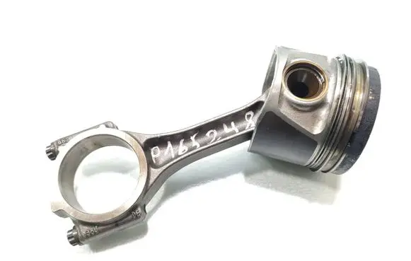 Jeep Patriot Piston with connecting rod 