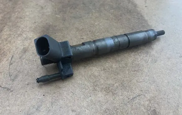 BMW 5 F10 F11 Fuel injector 13537805428 7805428