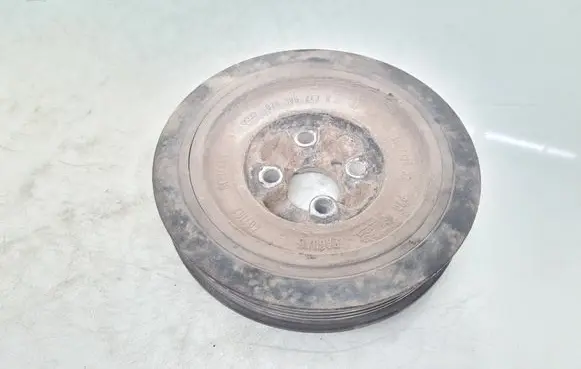 Volkswagen Golf III Crankshaft pulley 028105243K