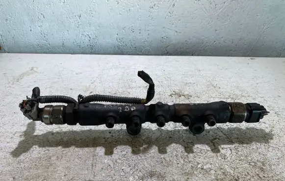 Toyota Avensis T270 Fuel main line pipe