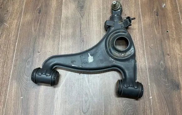Mercedes-Benz SL R129 Front lower control arm/wishbone 1243303107 A1243303107