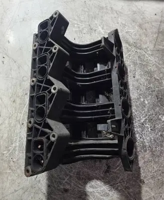 Mercedes-Benz Vito Viano W638 Intake manifold 6110900637