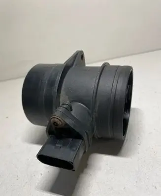 Volkswagen Touran I Mass air flow meter 0281002461 074906461B