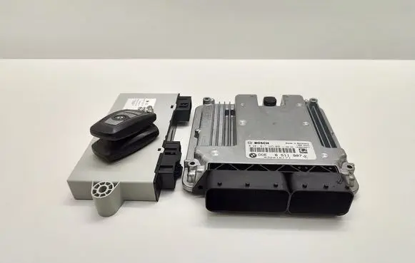 BMW 5 F10 F11 Engine ECU kit and lock set 8511907 DDE8511907 0281017325