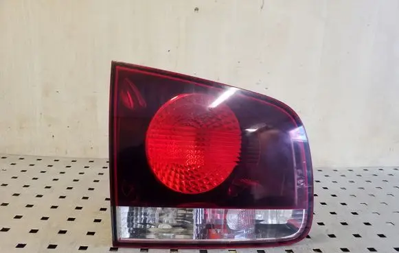 Volkswagen Touareg I Tailgate rear/tail lights