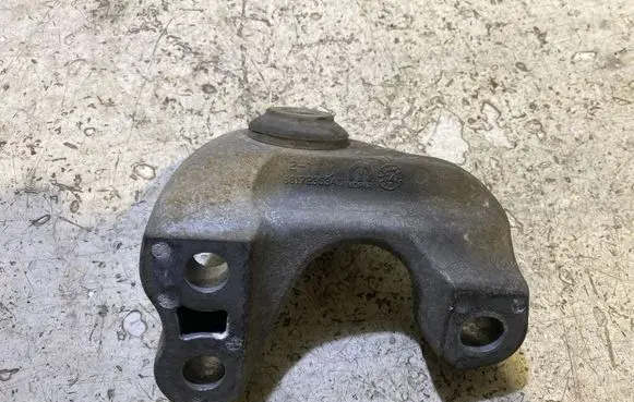 Chrysler 200 Engine mounting bracket 68172353AD