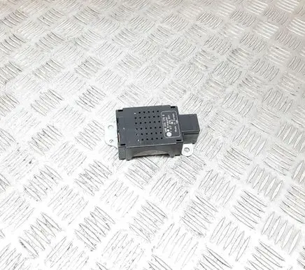 Volkswagen Golf V Aerial antenna amplifier 5M0035570B 7617310031