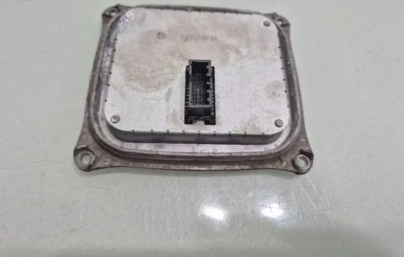 Alfa Romeo Stelvio Xenon control unit/module 147000026900