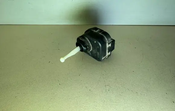 Audi A4 S4 B5 8D Headlight level adjustment motor 4D0941295 0307852315