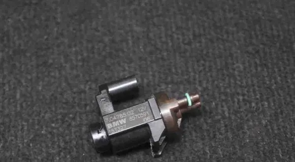 BMW 5 F10 F11 Turbo solenoid valve 8570591